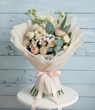 Букет цветов из:  Розы и Лизиантусы #REPLACE_PRED# Красносельском