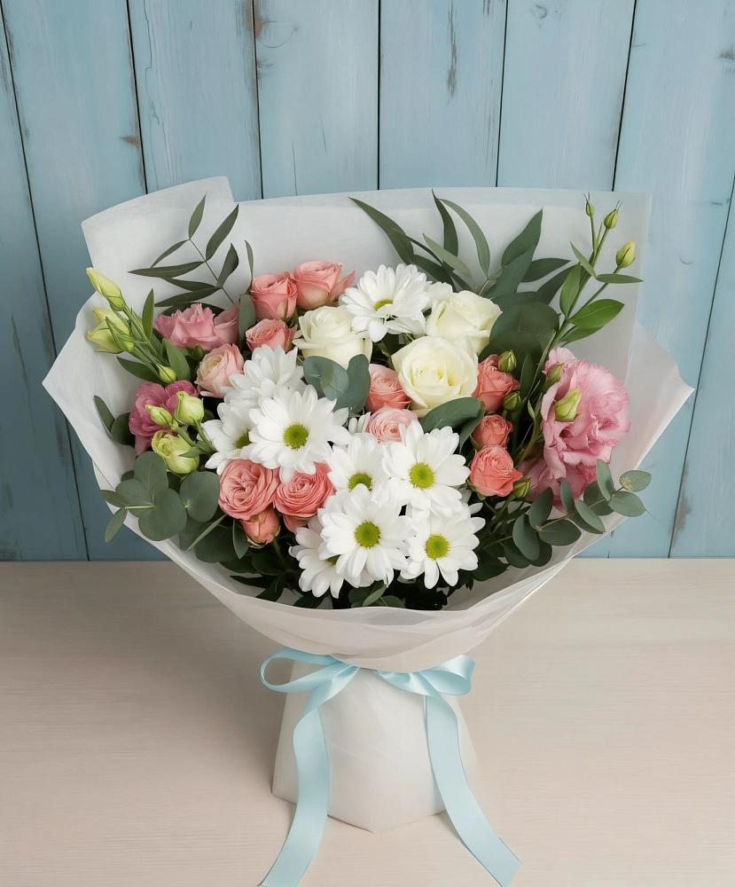 Букет цветов из: Розы, Лизиантусы и Хризантемы в Красносельском
