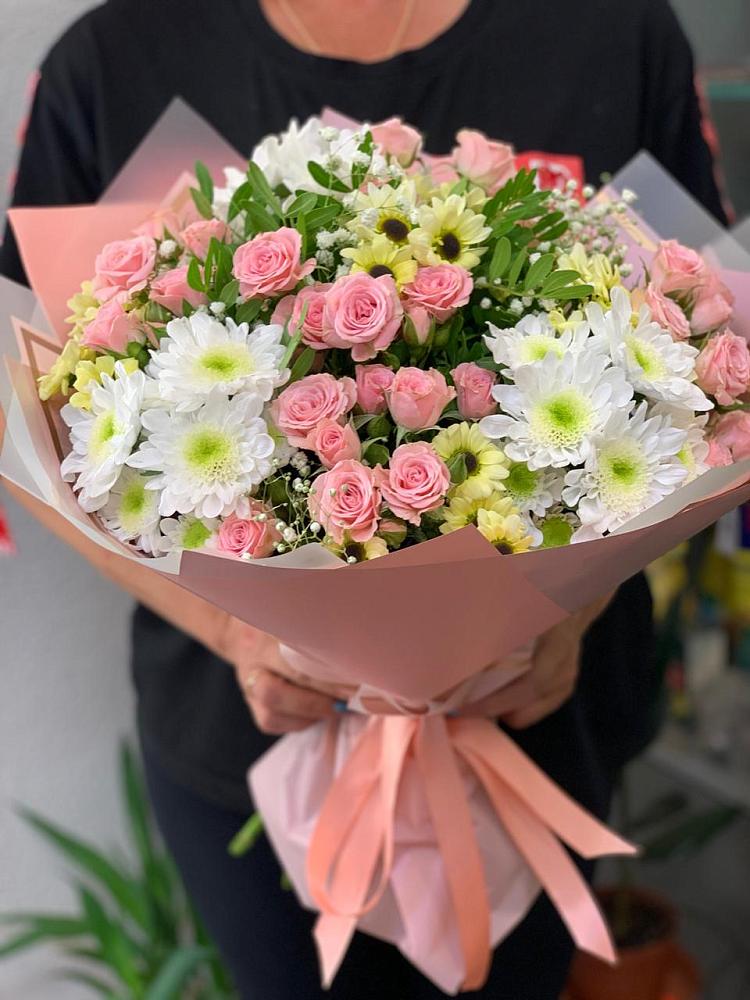 Букет цветов из: Розы и Хризантемы в Красносельском