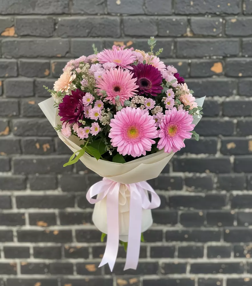 Букет цветов из: Герберы и Хризантемы в Красносельском