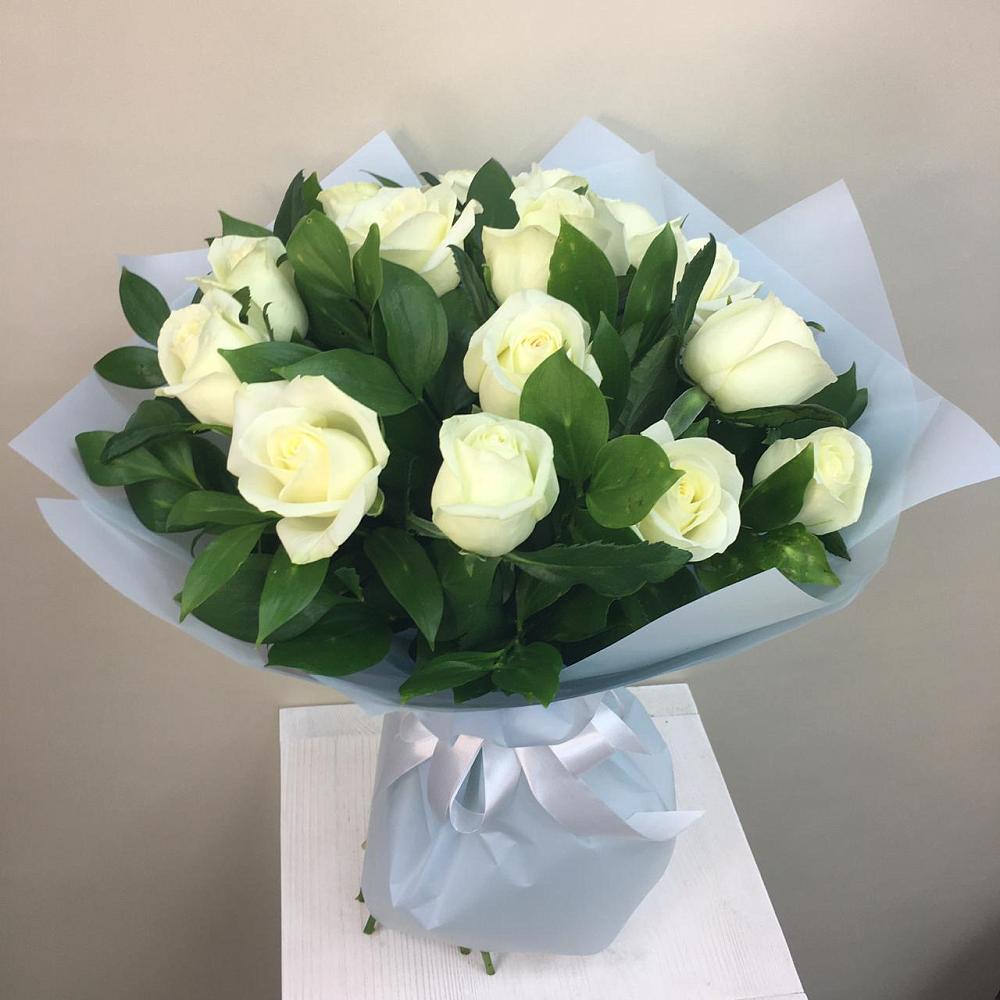 Букет 15 Белых роз Проуд в Красносельском