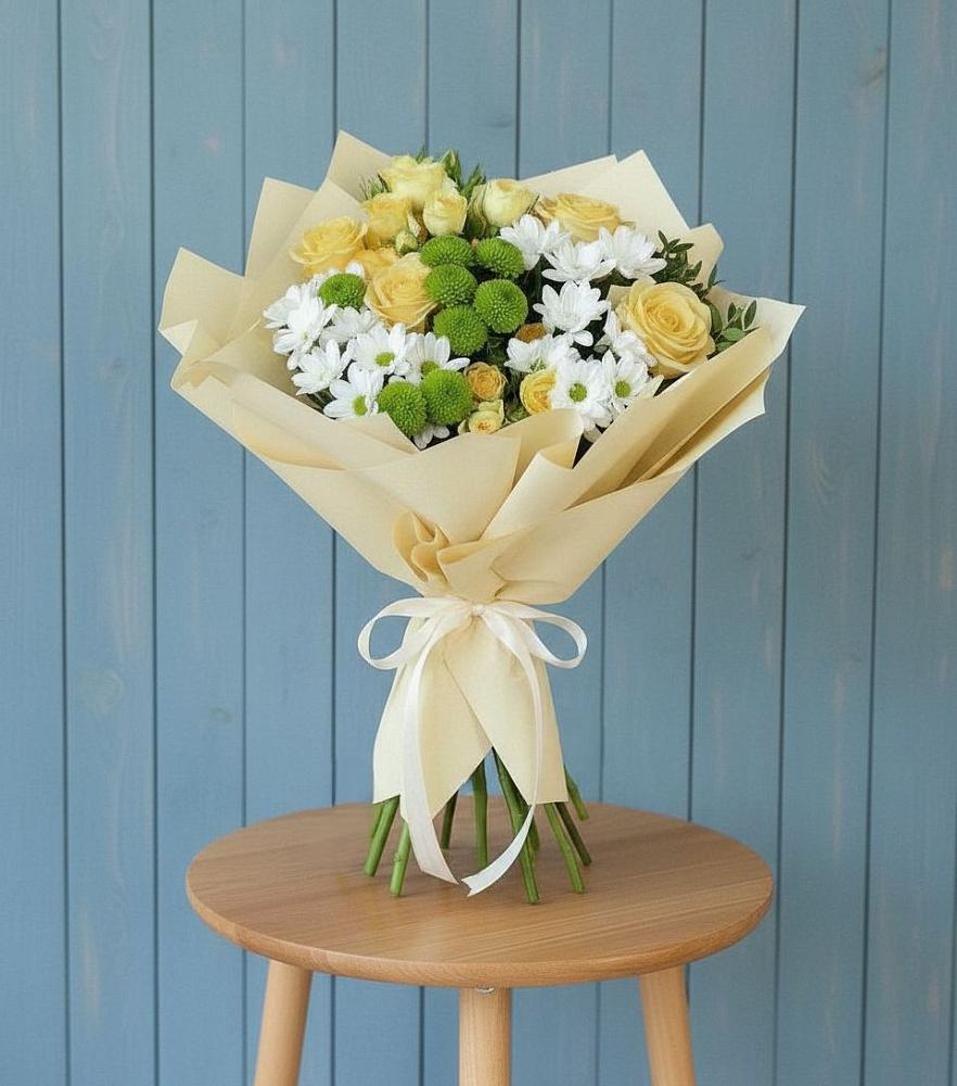 Букет цветов из: Хризантемы и Розы в Красносельском