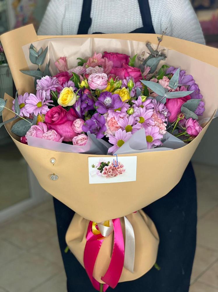 Букет цветов из: Хризантемы, Гвоздики и Альстромерии в Красносельском