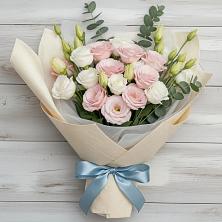 Букет цветов из:  Лизиантусы в Красносельском