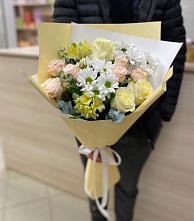 Букет цветов из:  Альстромерии, Розы и Хризантемы в Красносельском