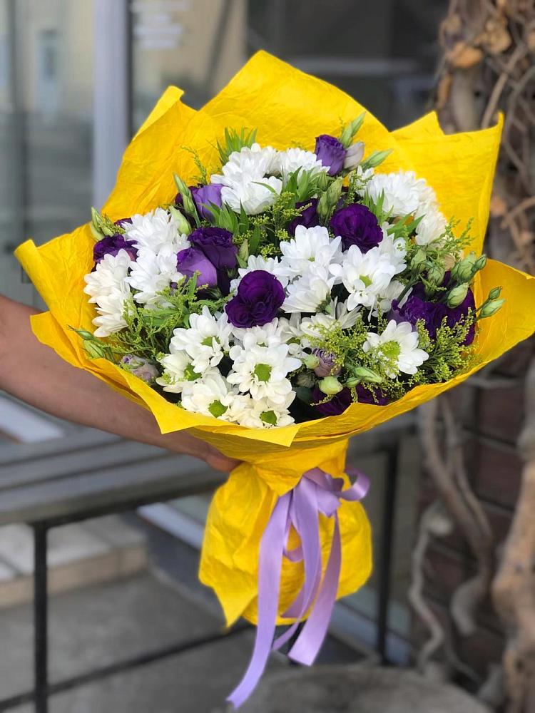 Букет цветов из: Ирисы, Хризантемы и Ромашки в Красносельском