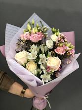 Букет цветов из:  Альстромерии, Розы и Лизиантусы #REPLACE_PRED# Красносельском