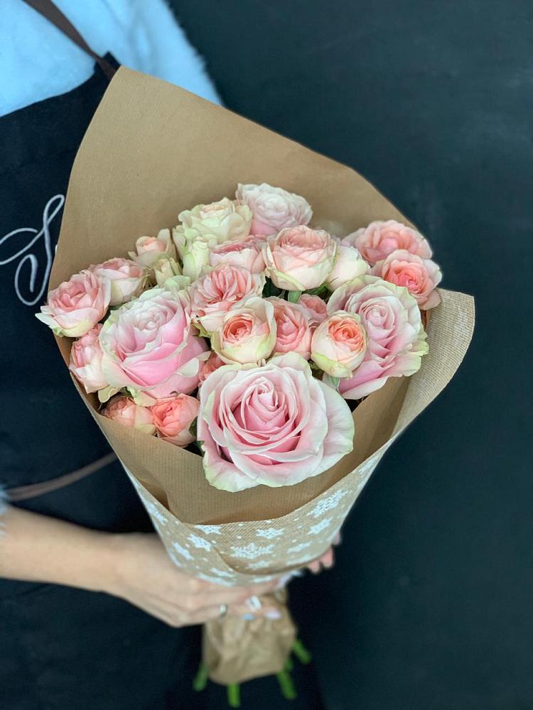 Букет цветов из: Хризантемы и Розы в Красносельском