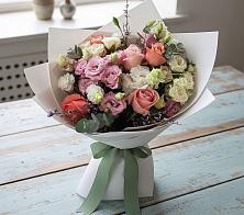 Букет цветов из:  Розы, Лизиантусы и Гвоздики в Красносельском