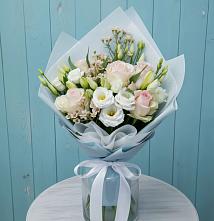Букет цветов из:  Розы и Лизиантусы в Красносельском
