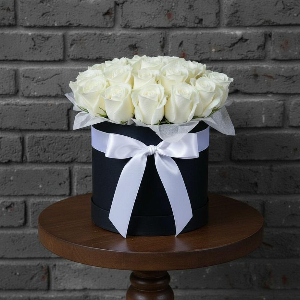 Цветочная композиция из Розы в шляпной коробке в Красносельском