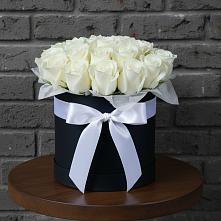 Цветочная композиция из Розы в шляпной коробке в Красносельском